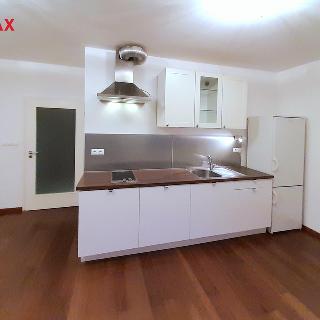 Prodej bytu 1+kk, garsoniery 30 m² Praha