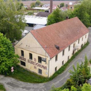 Pronájem ostatního komerčního prostoru 1 000 m² Lhota Rapotina