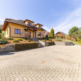 Prodej rodinného domu 232 m&sup2; Lipová-lázně