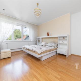 Prodej bytu 4+kk 179 m² Lysice