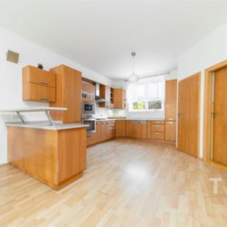 Prodej bytu 4+kk 179 m² Lysice