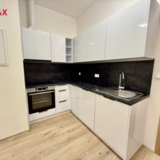 Pronájem bytu 2+1 66 m² Plzeň, Klatovská třída