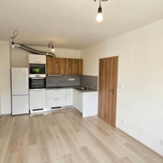 Prodej bytu 2+kk 40 m² Jince, Zborovská