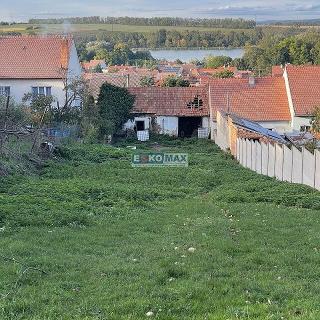 Prodej stavební parcely 1 953 m² Hlohovec, 