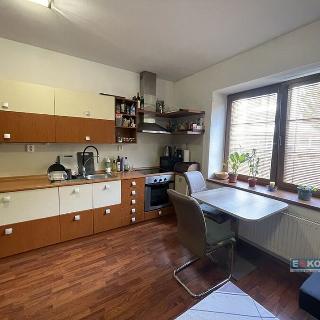 Pronájem bytu 1+kk a garsoniéry 27 m² Břeclav, Sovadinova