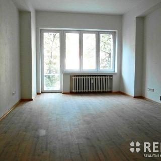 Pronájem bytu 1+kk a garsoniéry 30 m² Brno, Štefánikova