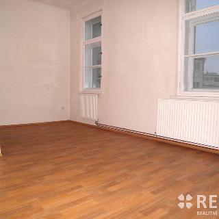 Pronájem bytu 1+kk a garsoniéry 33 m² Brno, Kounicova