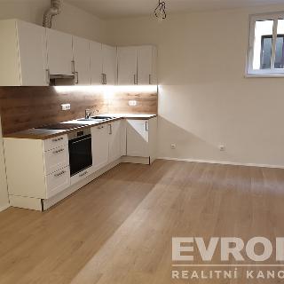 Pronájem bytu 3+kk 63 m² Jablonec nad Nisou, Dolní náměstí