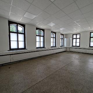 Pronájem skladu 281 m² Lučany nad Nisou