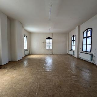 Pronájem výrobního objektu 281 m² Lučany nad Nisou