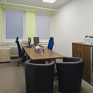 Pronájem kanceláře 182 m&sup2; Pardubice