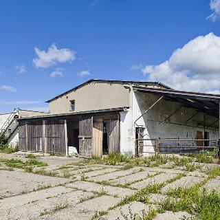 Pronájem skladu 750 m² Voděrady