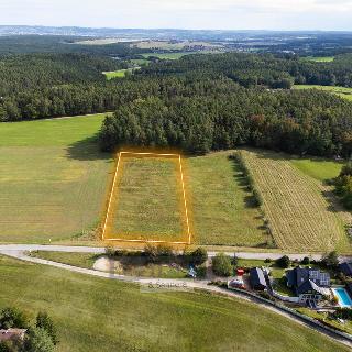 Prodej stavební parcely 5 340 m² Hradce, 