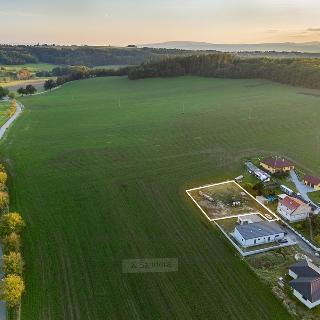 Prodej stavební parcely 1 060 m² Hosín