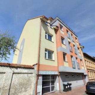 Prodej parkovacího místa 14 m&sup2; České Budějovice