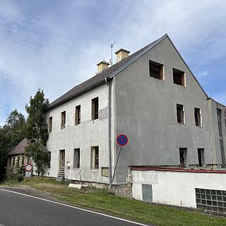 Prodej dvougeneračního domu 431 m&sup2; Moldava