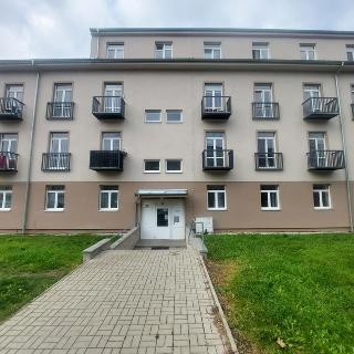 Pronájem bytu 1+kk a garsoniéry 28 m² Milovice, Slepá