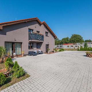 Prodej rodinného domu 218 m² Zlonice