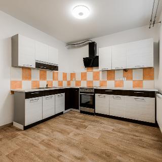 Pronájem bytu 2+kk 50 m² Milovice, Rakouská