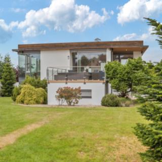 Pronájem rodinného domu 389 m² Jesenice