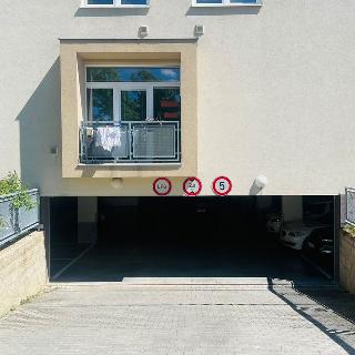 Prodej parkovacího místa 13 m² Praha, Krupná