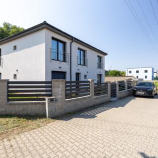 Prodej bytu 3+kk 96 m&sup2; Tuchoměřice