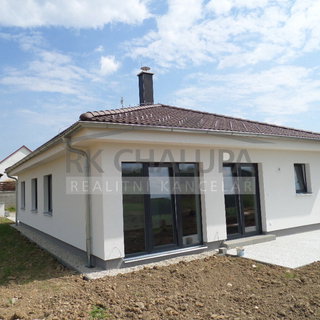 Prodej stavební parcely 590 m² Hosín