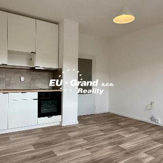 Pronájem bytu 2+kk 42 m² Varnsdorf, Západní