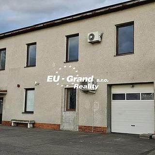 Pronájem kanceláře 250 m&sup2; Zákupy