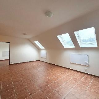 Pronájem bytu 3+kk 92 m² Černošice, Vrážská