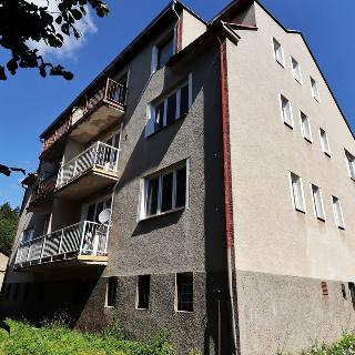 Prodej bytu 3+1 80 m² Kolinec