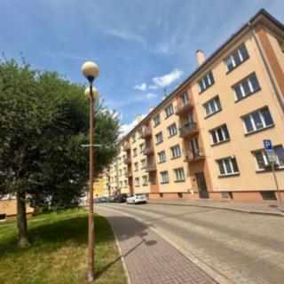 Prodej bytu 2+1 53 m² Cheb, Školní