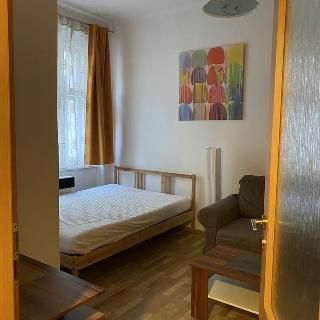 Pronájem bytu 1+1 34 m² Praha, Seifertova