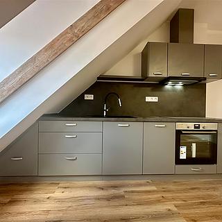 Pronájem bytu 3+kk 70 m&sup2; Cheb