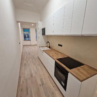 Pronájem bytu 2+kk 71 m² Praha, Branická