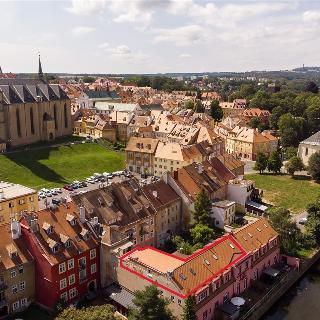 Prodej bytu 3+kk 135 m² Cheb, Kasární náměstí