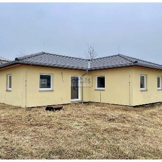 Prodej rodinného domu 758 m² Stochov, Karlovarská