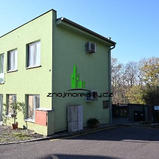 Prodej bytu 2+kk 30 m² Znojmo, Akátová