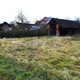 Prodej stavební parcely 1 656 m² Lužany