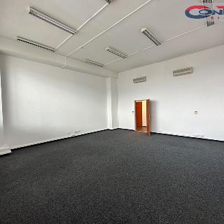 Pronájem kanceláře 351 m² Praha, Průmyslová