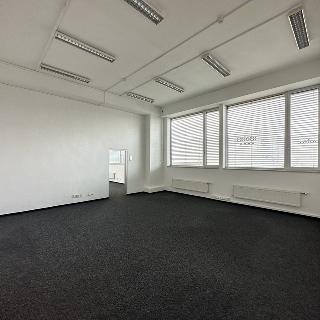 Pronájem kanceláře 186 m² Praha, Průmyslová