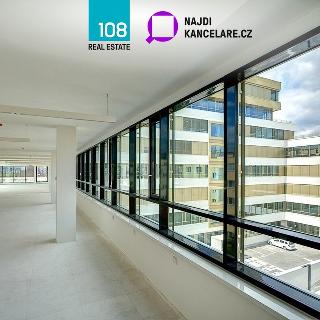 Pronájem kanceláře 934 m² Praha