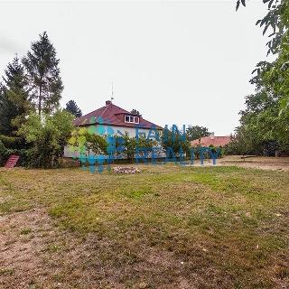 Prodej stavební parcely 1 200 m² Jirny