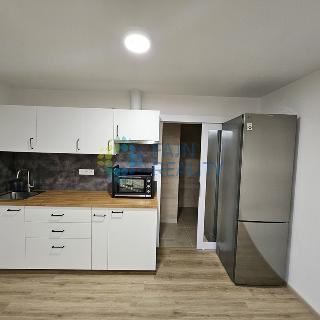 Pronájem bytu 1+kk a garsoniéry 28 m² Praha, Milánská