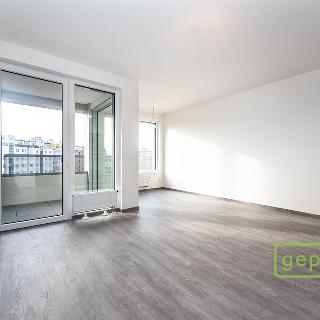 Pronájem bytu 1+kk a garsoniéry 34 m² Praha, U Pergamenky