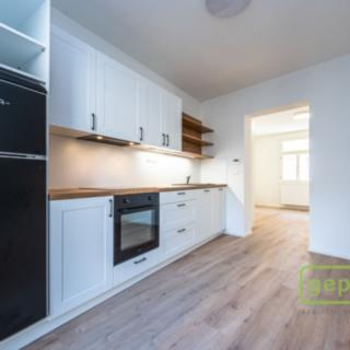 Pronájem bytu 1+1 32 m² Praha