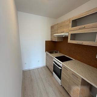 Prodej bytu 1+kk, garsoniery 33 m&sup2; Kladno
