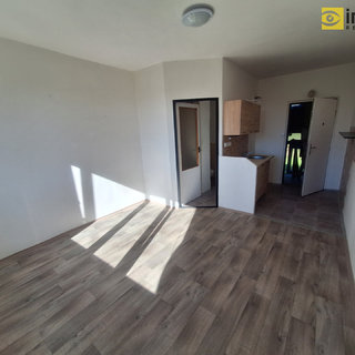 Pronájem bytu 1+kk a garsoniéry 22 m² Manětín, 