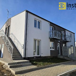 Pronájem bytu 2+kk 43 m² Vochov, 