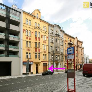 Pronájem garáže 10 m² Praha, Nuselská